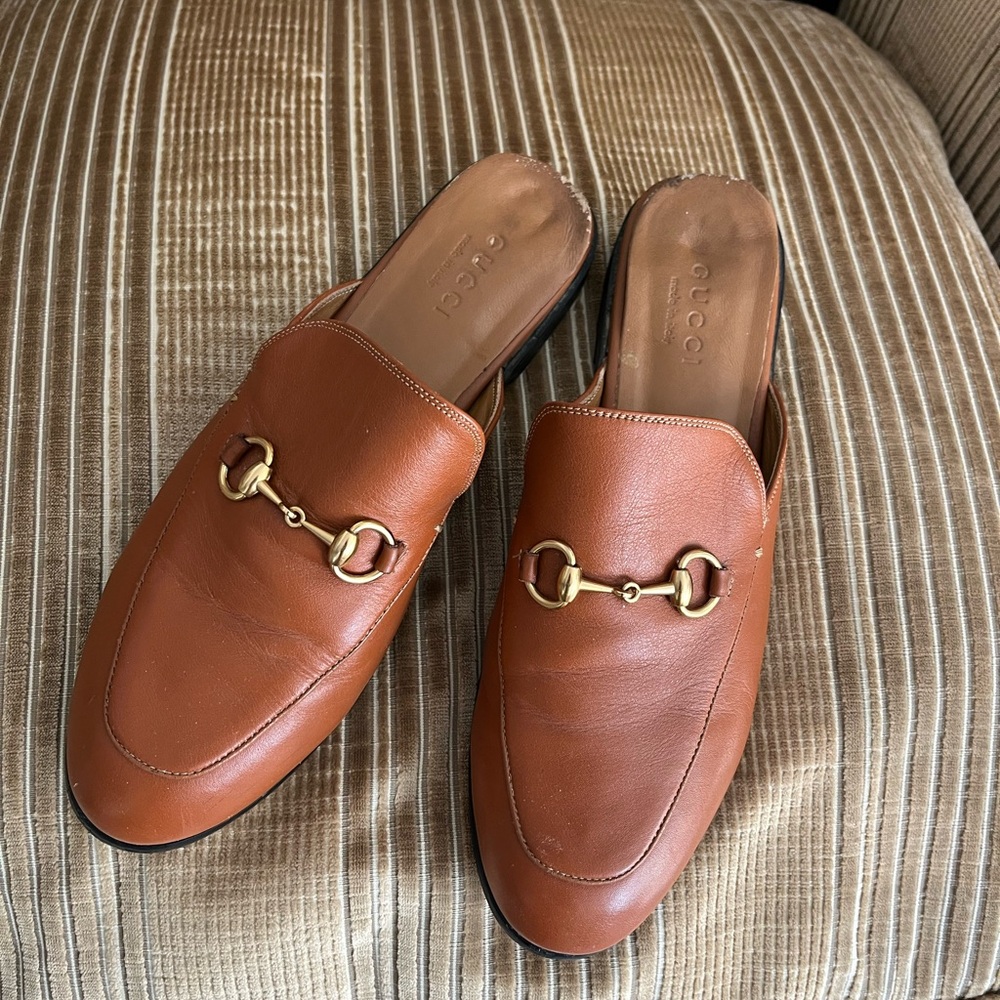 Gucci Women's Princeton Tan Leather Mules with Gold Horsebit buckle size 40